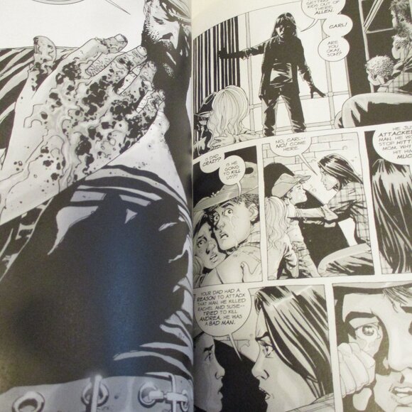 Walking Dead TPB Volume 3 Black White Purple Death Zombie Fighting Comic Book - Picture 10 of 12